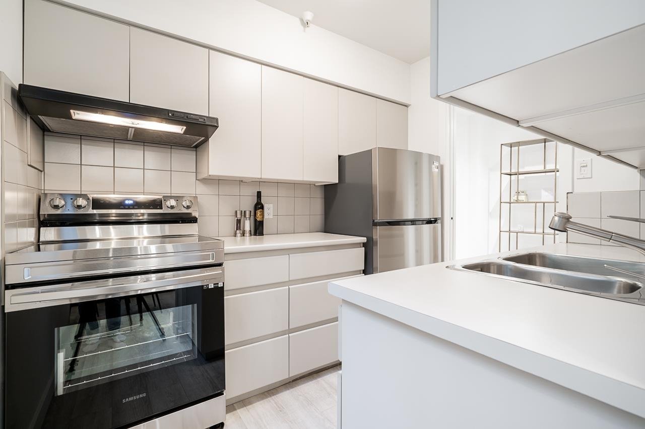 101-1737 Duchess Avenue, West Vancouver