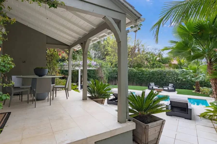 1423 N Doheny