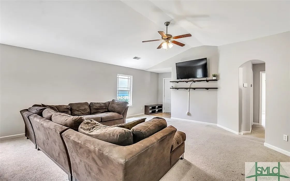 116 Lakepointe Dr