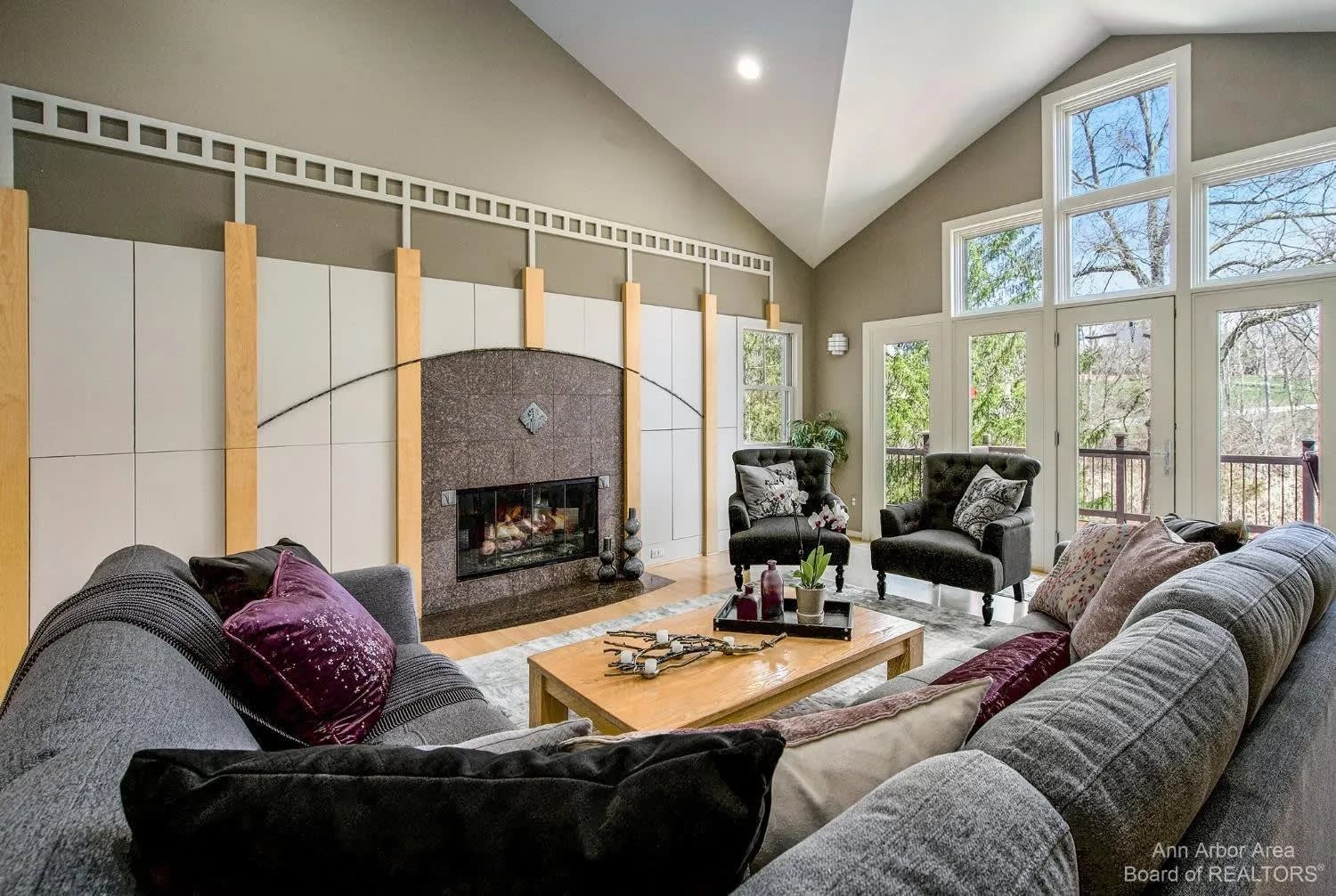 2566 Thornapple Drive, Ann Arbor, MI 48103