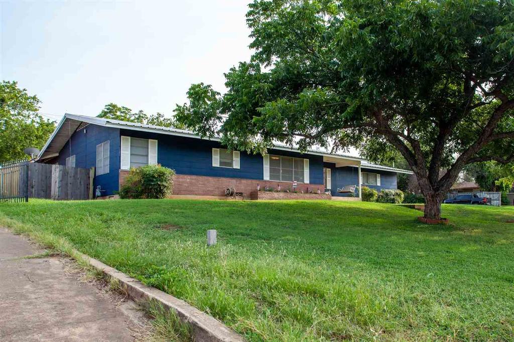 308 W Lampasas