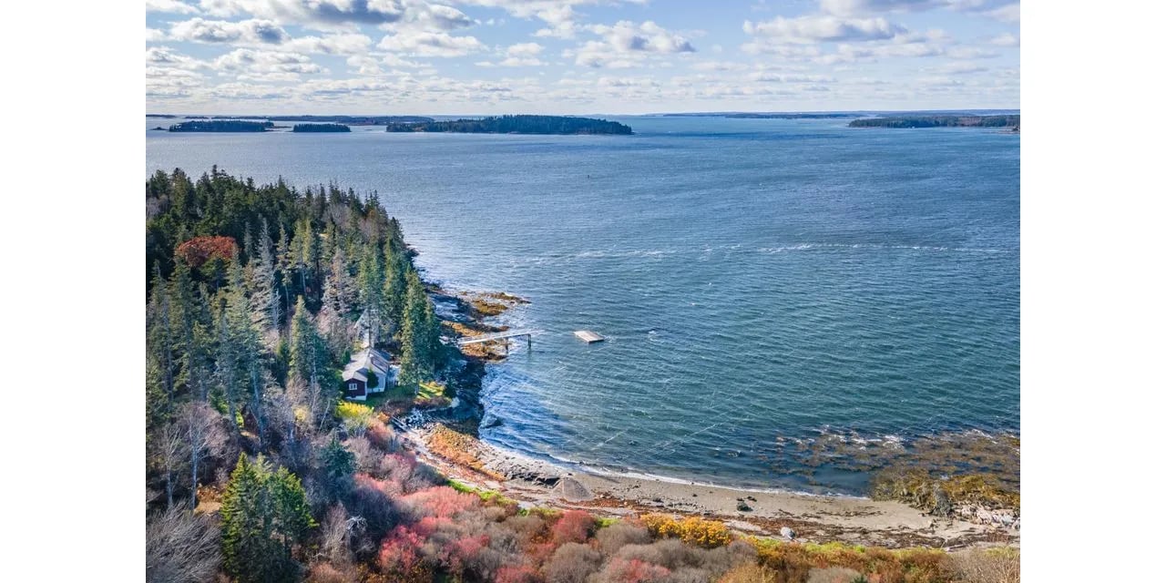 5 Oceanfront Homes for Your Holiday Wish List