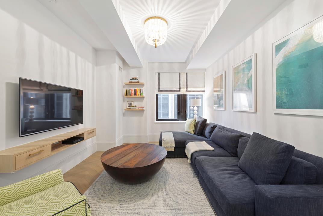 101 Wall St. Unit: 10-C