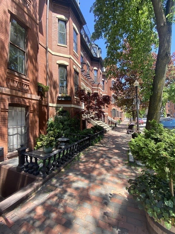 61 Chandler St, #1