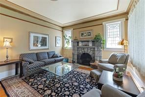 1636 Hollywood Cres