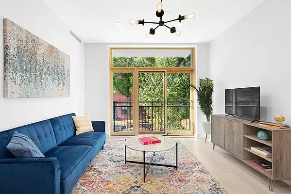 20 Arion Place Unit: 2-F