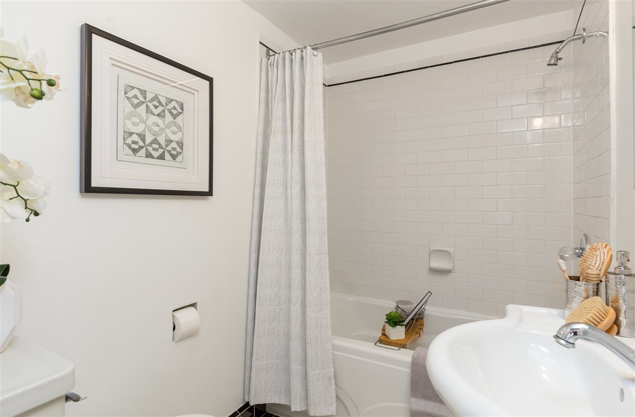 206-985 Jervis St