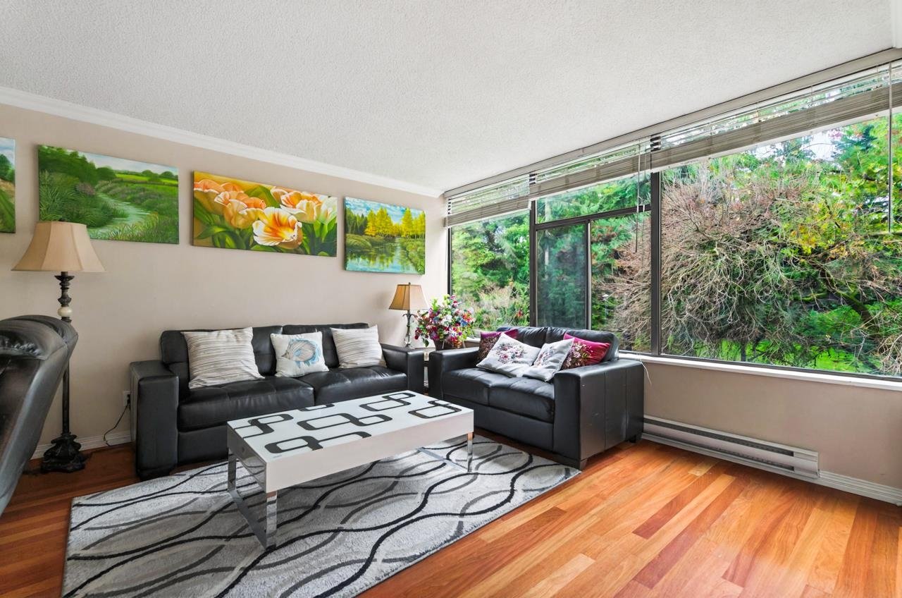 303-4101 Yew Street, Vancouver