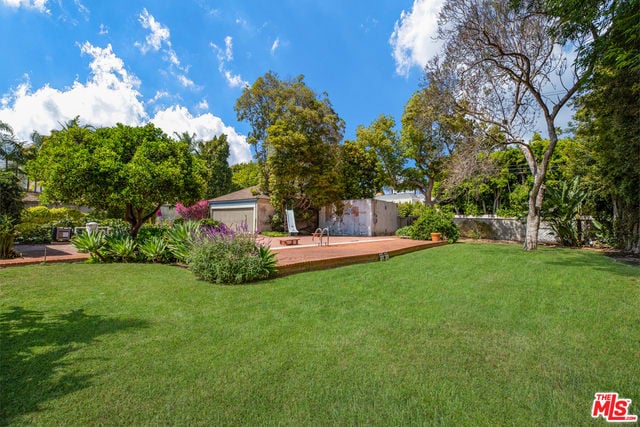Aurora Estate