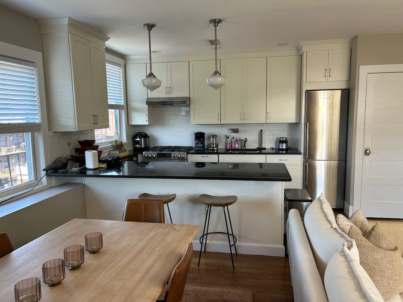 Union Park - 1.5 Bed 1 Bath with Laundry and GARAGE PARKING! September 1 