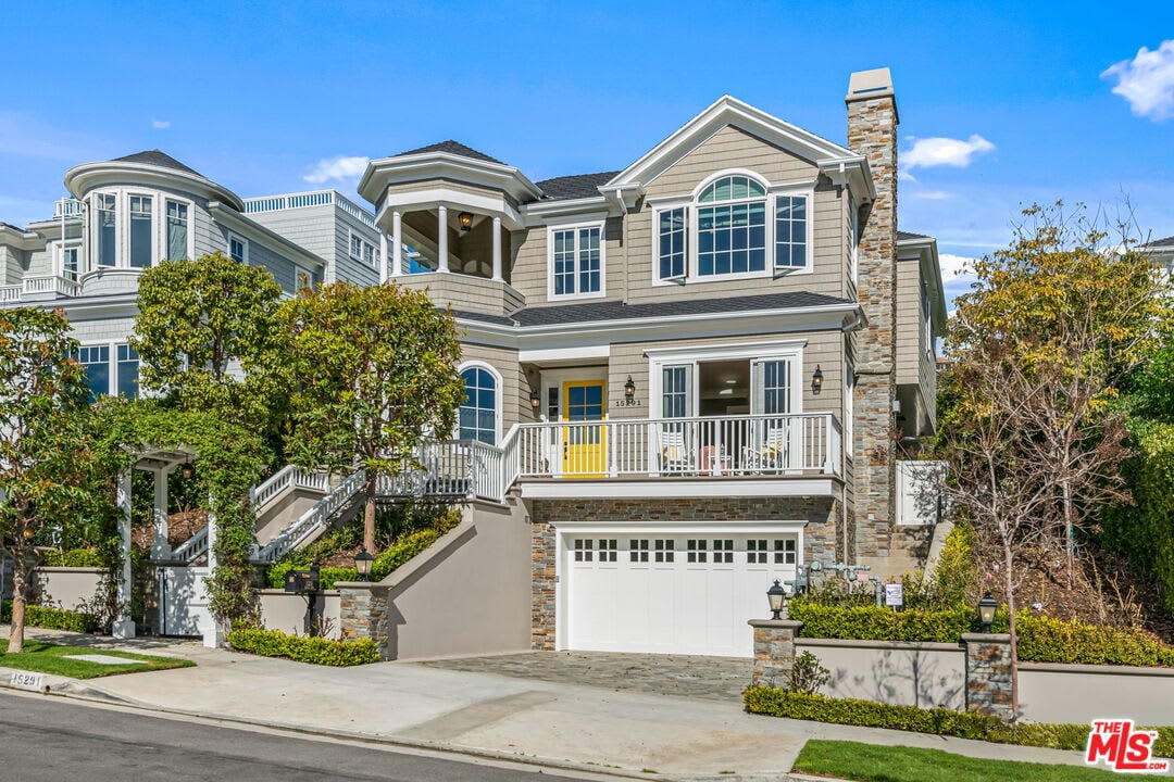 Chateau Crescent