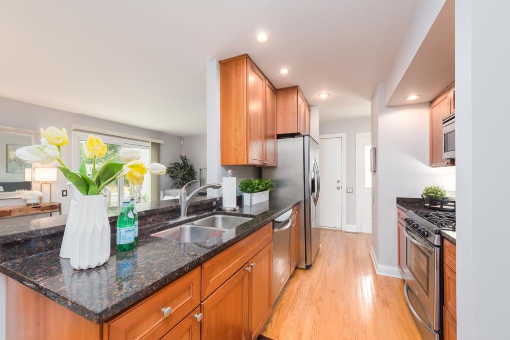 210 Queens Cove