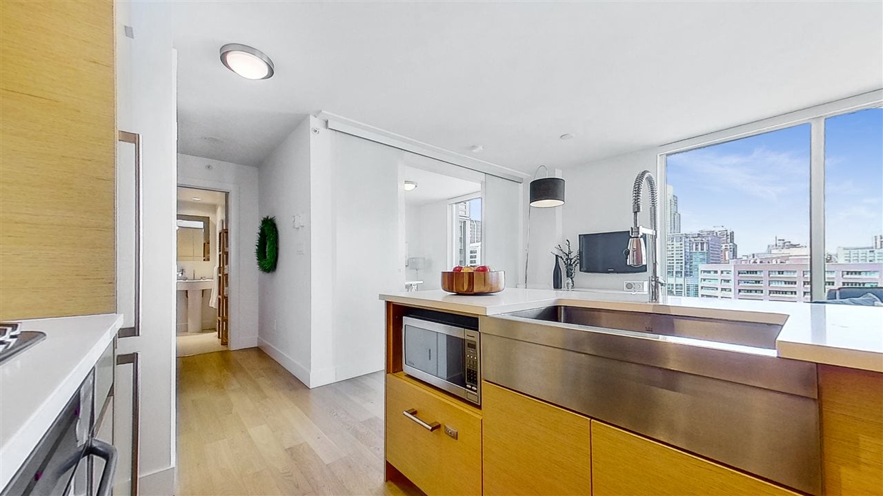 1705-565 Smithe Street, Vancouver