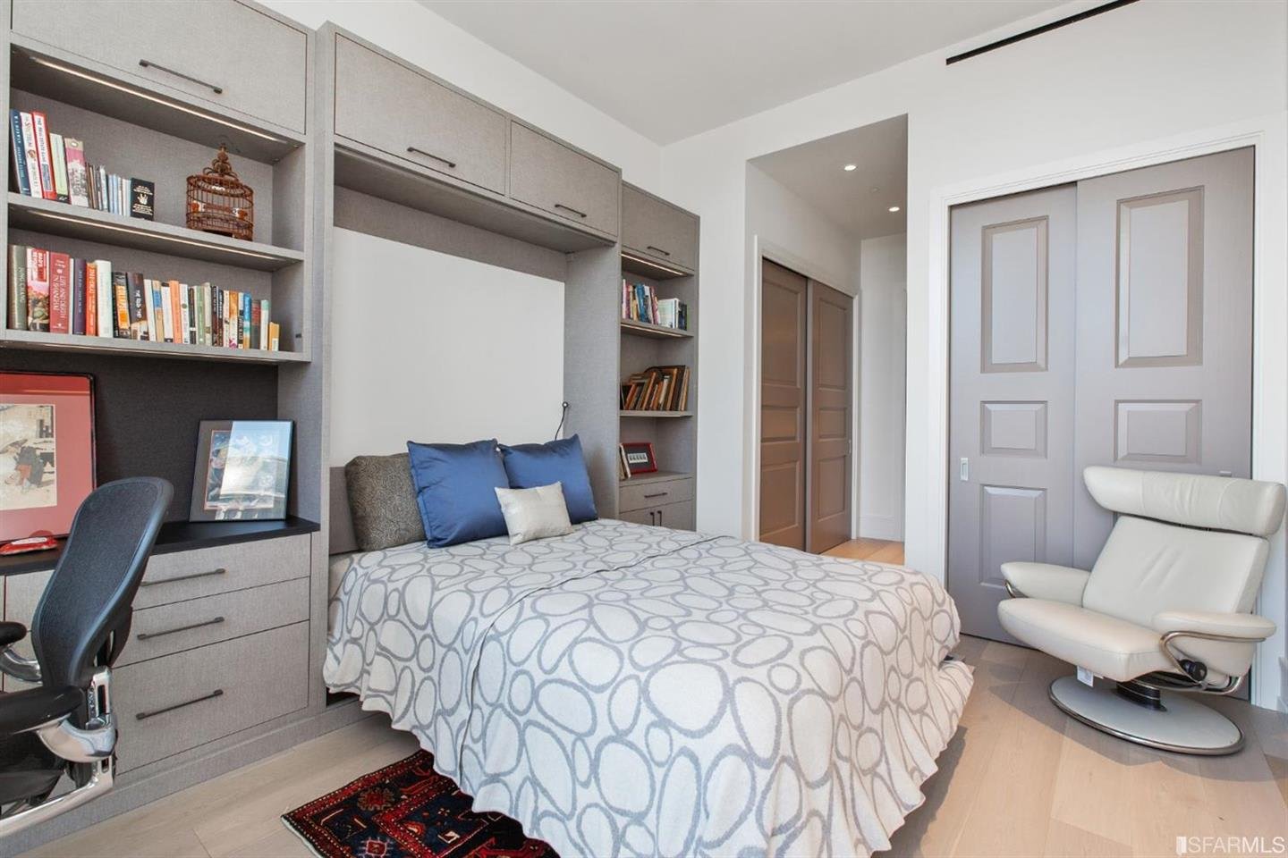 2121 Webster St., #301