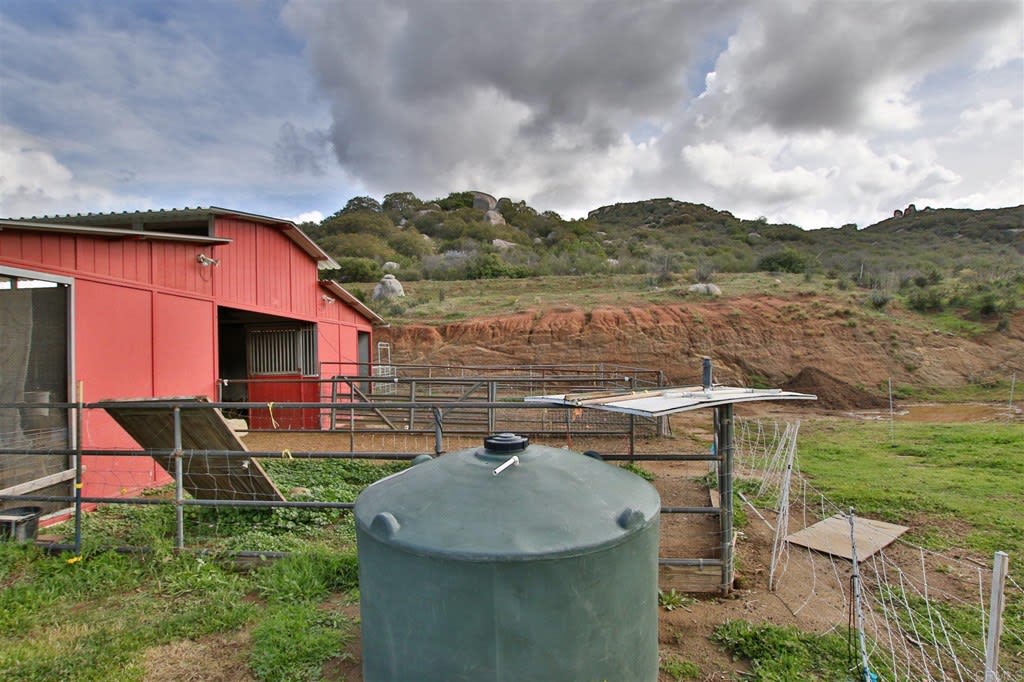 415 Peutz Valley Rd
