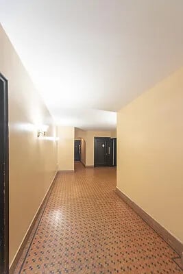 210 East 38th Street, Apt 5H