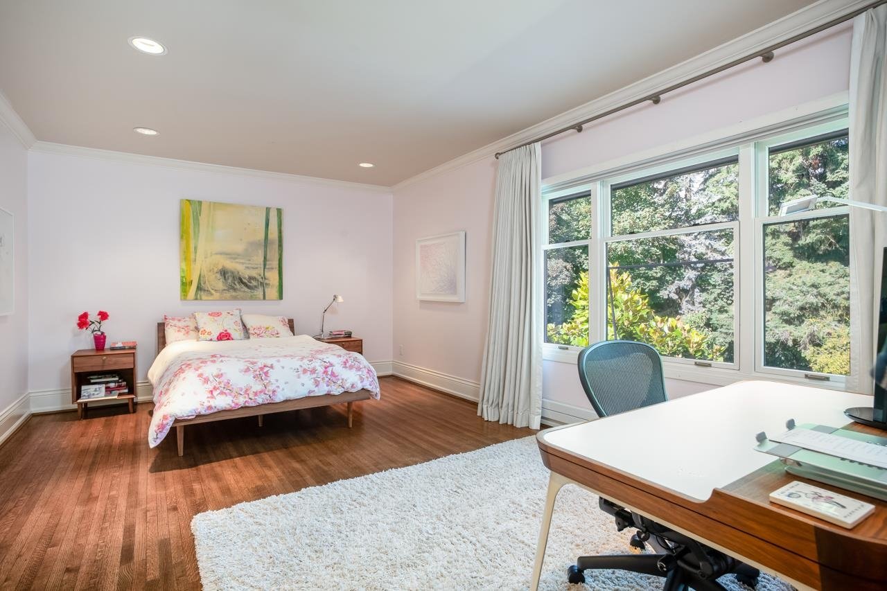 5560 Somerset Cres