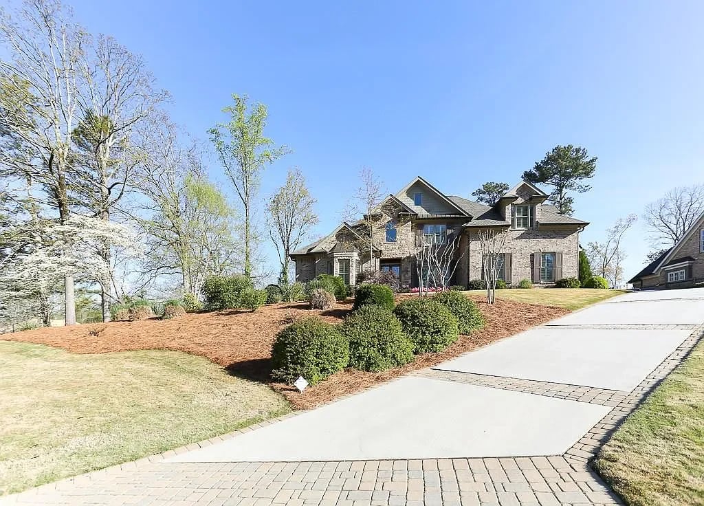 1270 Becket Dr