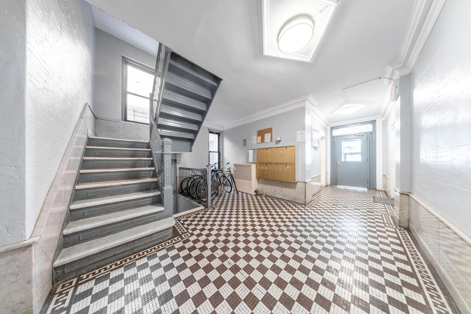 216 Macon Street, Apt 2