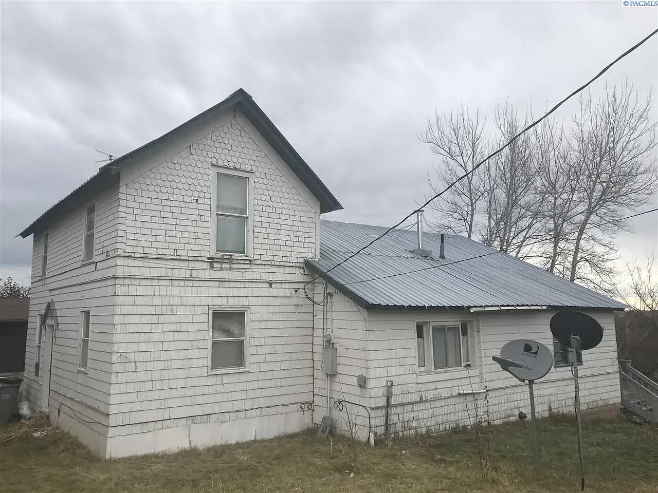 455 W Main St