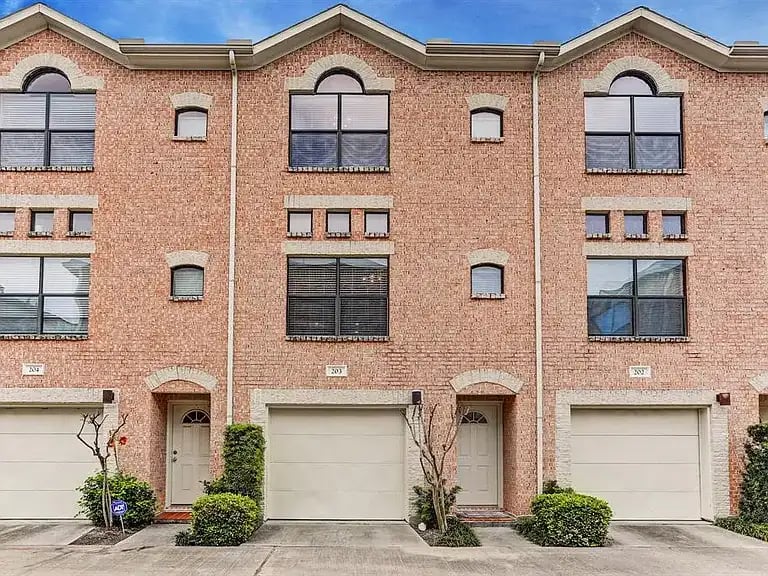 8715 Meadowcroft Dr, #203