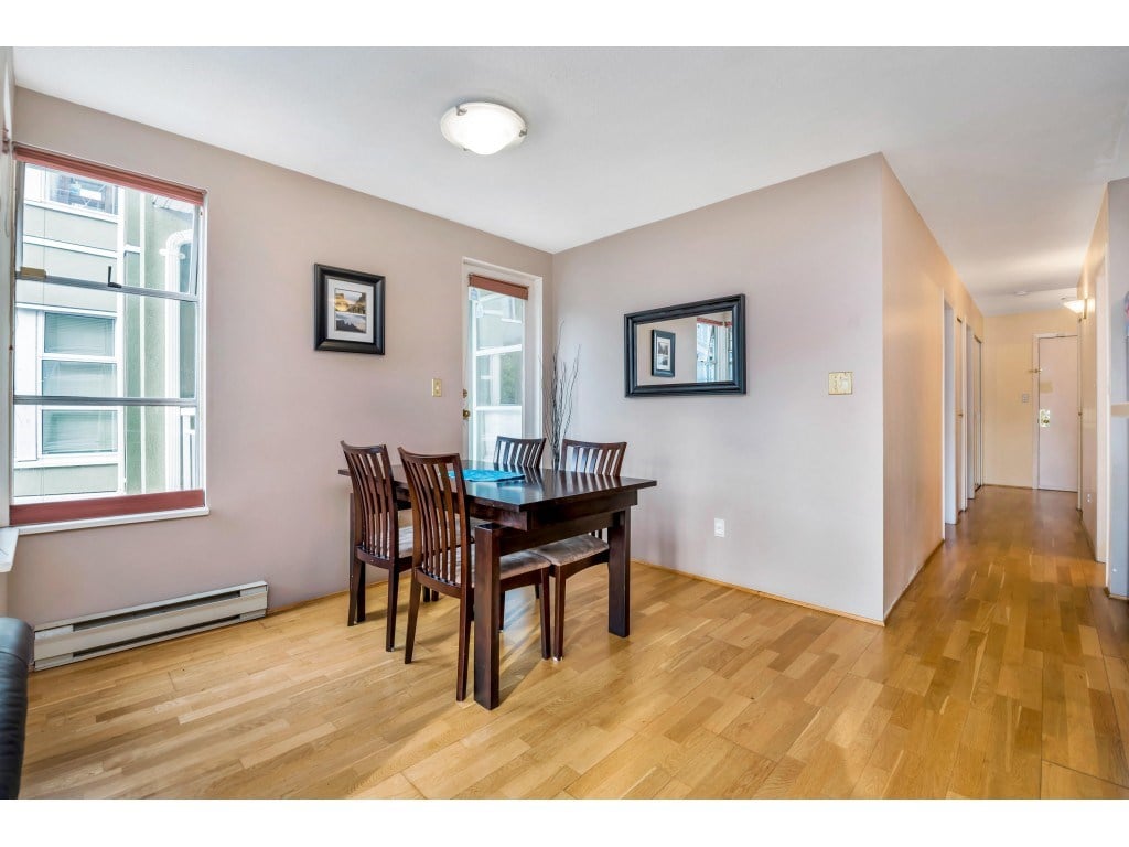 203-838 W 14th Ave