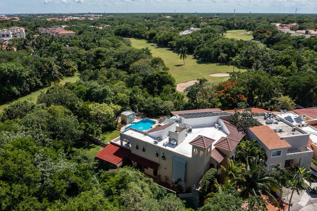 Amazing House/Mansion for sale,own this masterpiece in Puerto Aventuras! Golf course view