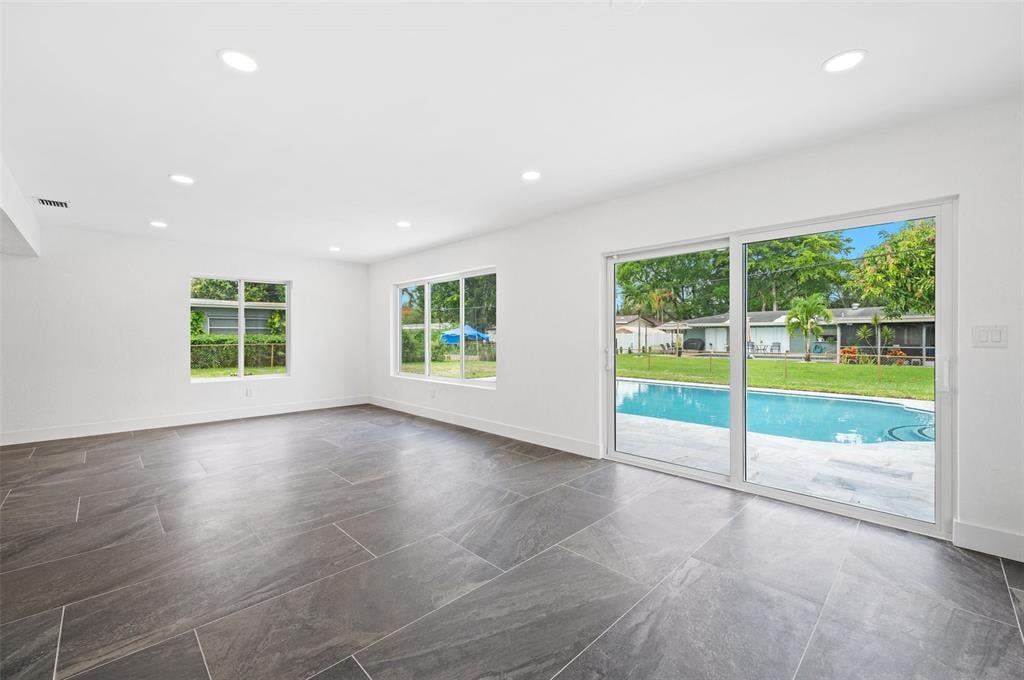 421 SW 54th Ave Plantation, FL 33317