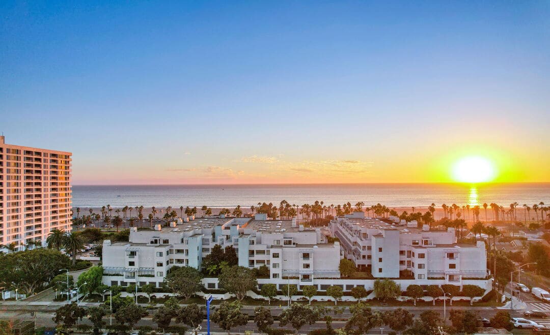 120 Ocean Park Blvd #611
