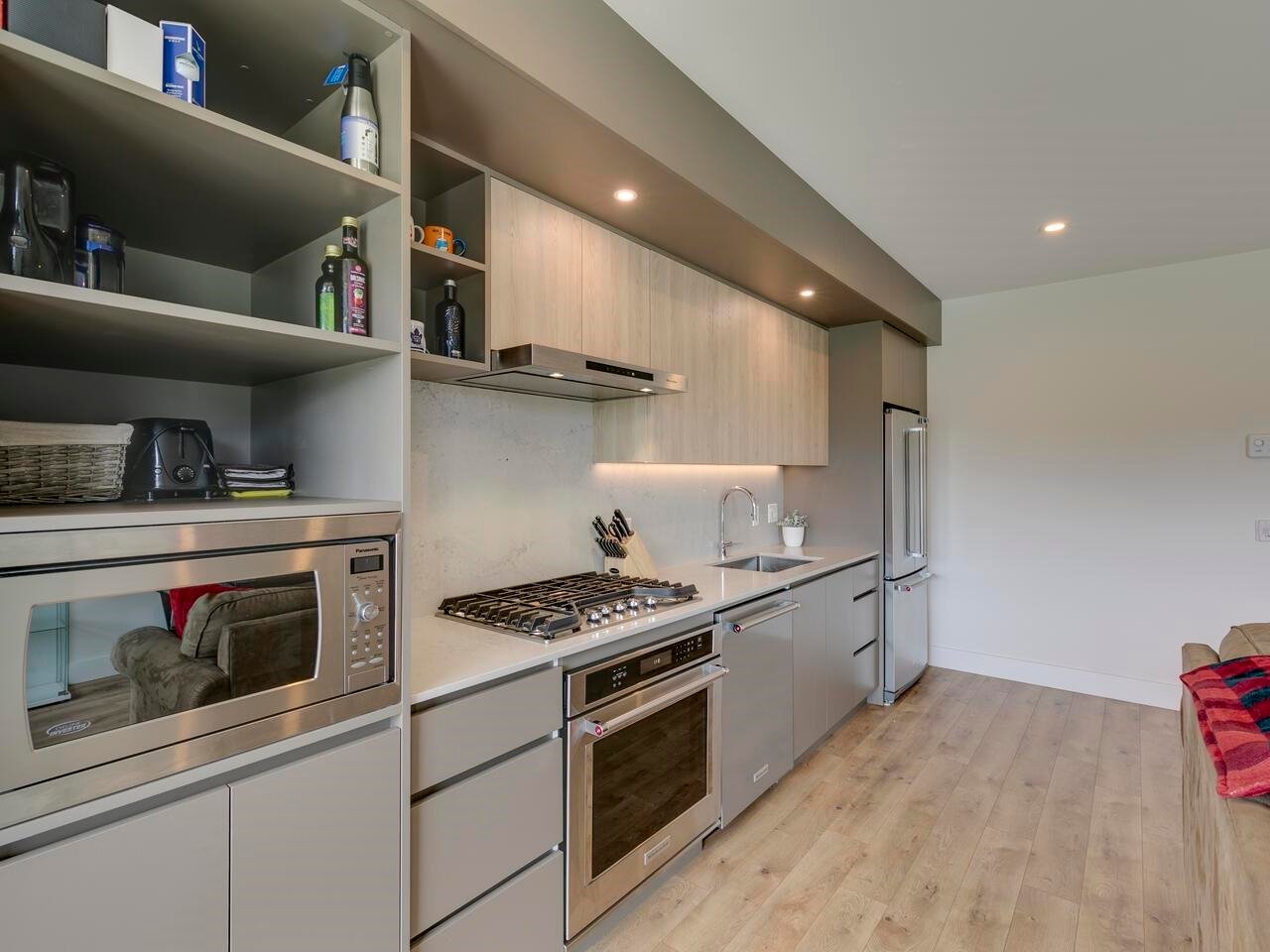 512-38362 Buckley Ave