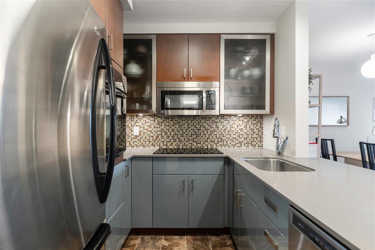 317-555 W 14th Ave