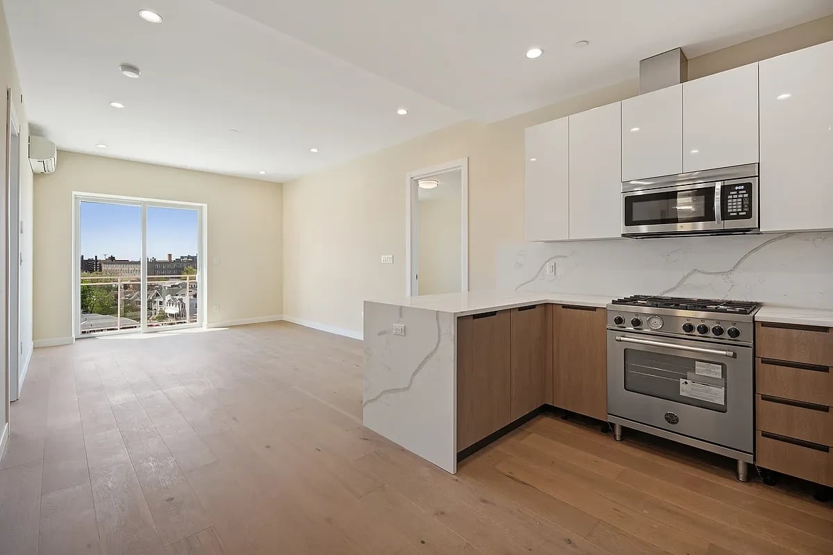  398 Kings Highway #209