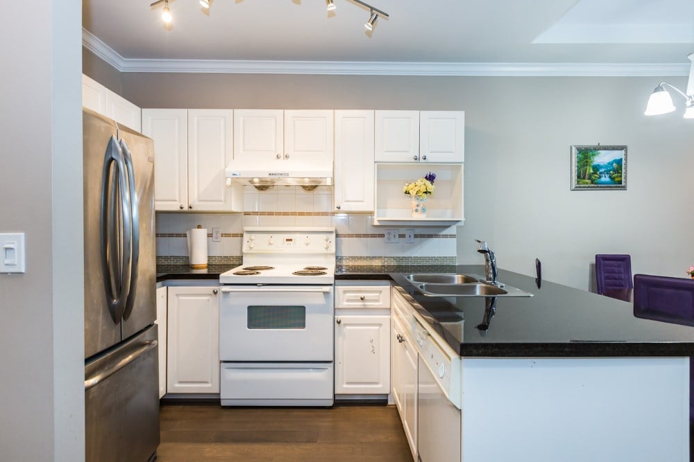 107-6475 Chester St