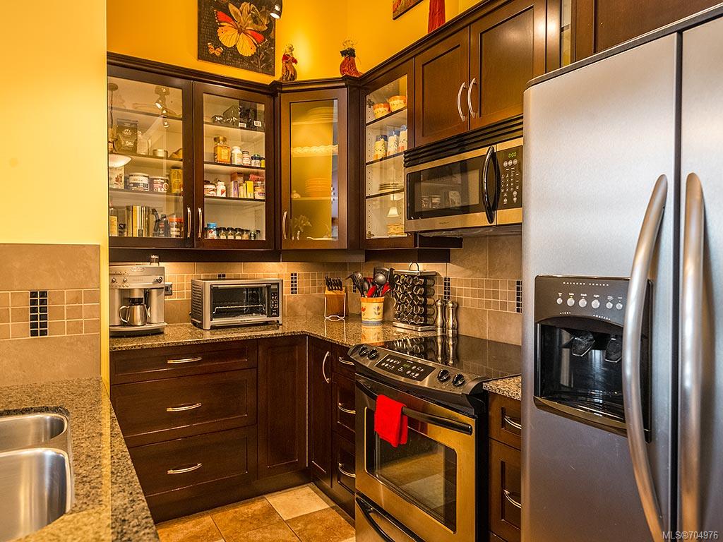 403-3210 Jacklin Rd