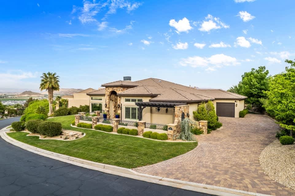 2248 EAST STONE CLIFF DRIVE 