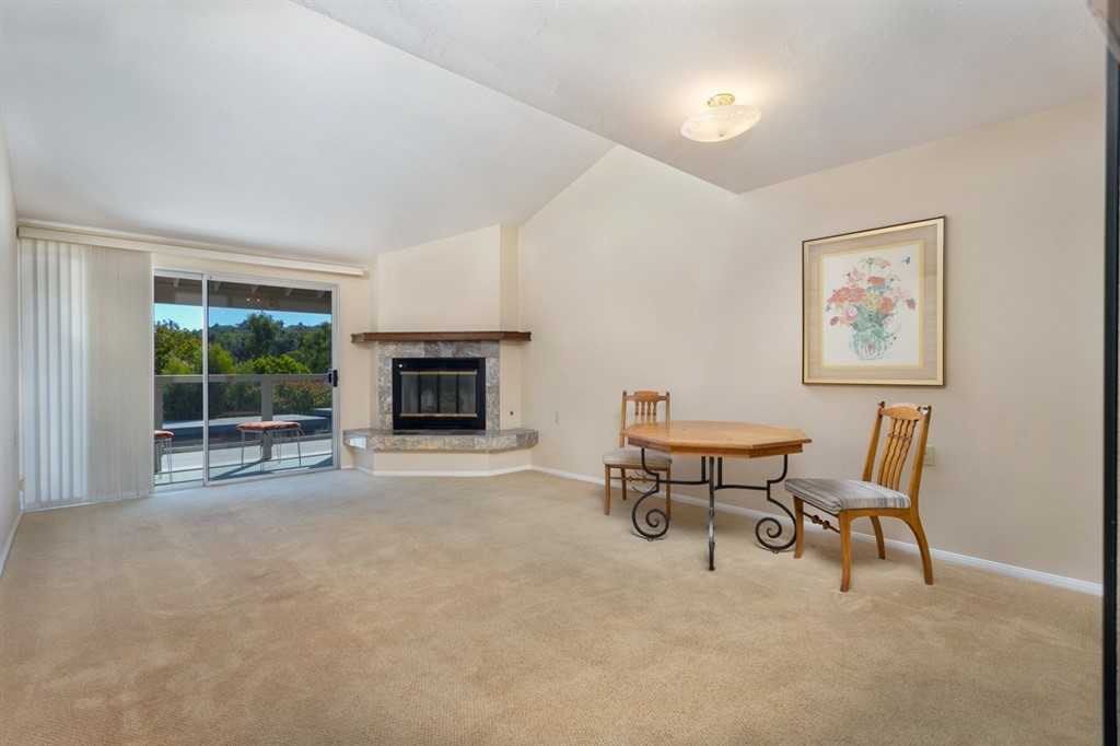 1664 Circa Del Lago Unit E205