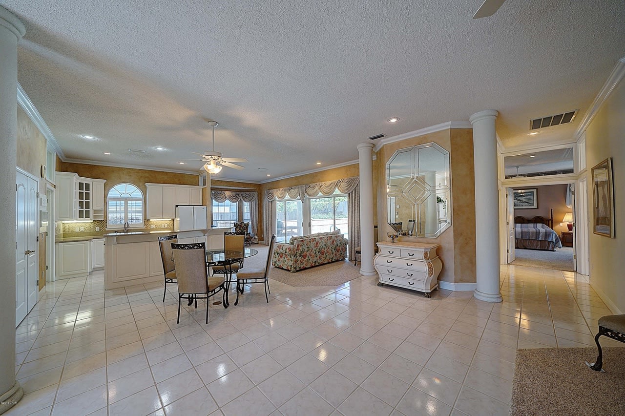 138 PALM GROVE Boulevard
