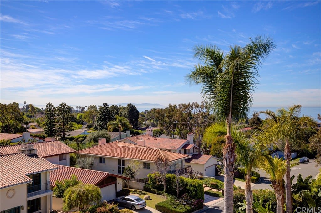 2357 Palos Verdes Drive W Unit: 7