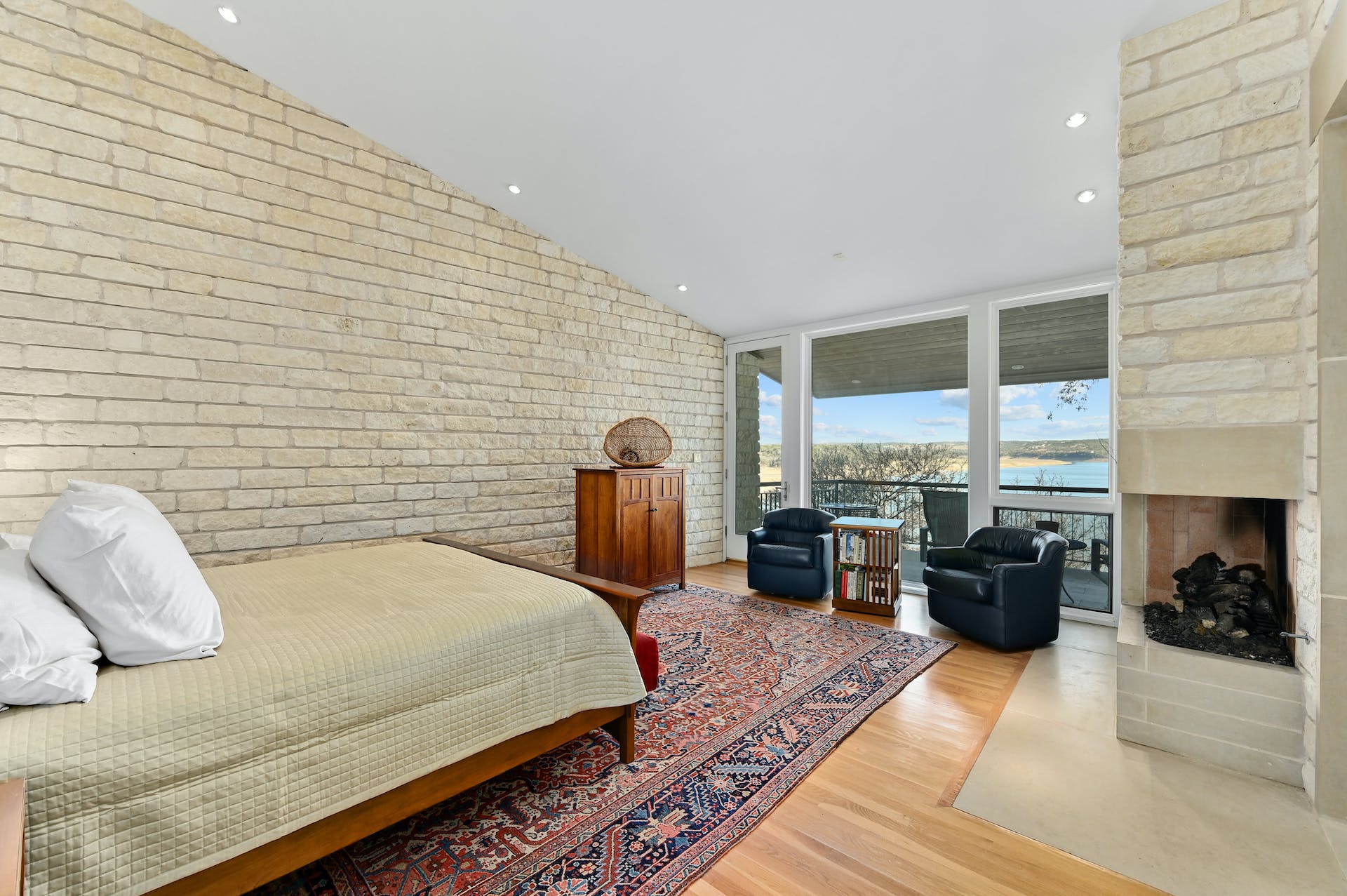 2917 Marina Shores Drive
