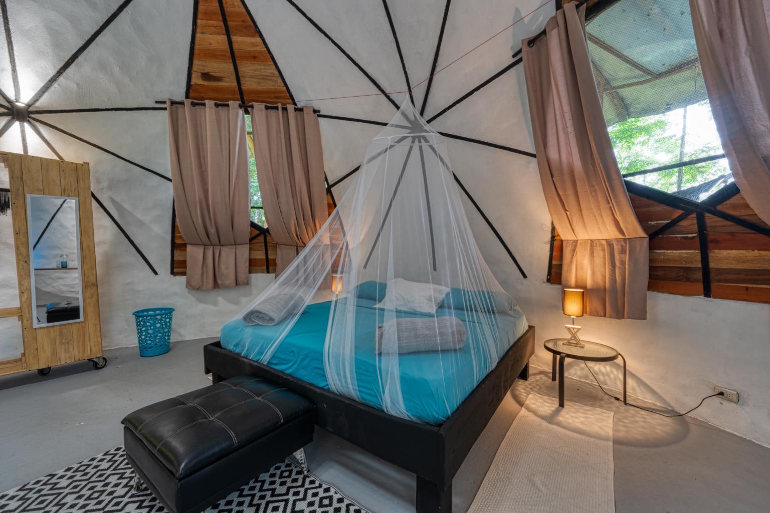 Exceptional Retreat Center on 62 Acre in Tinamastes
