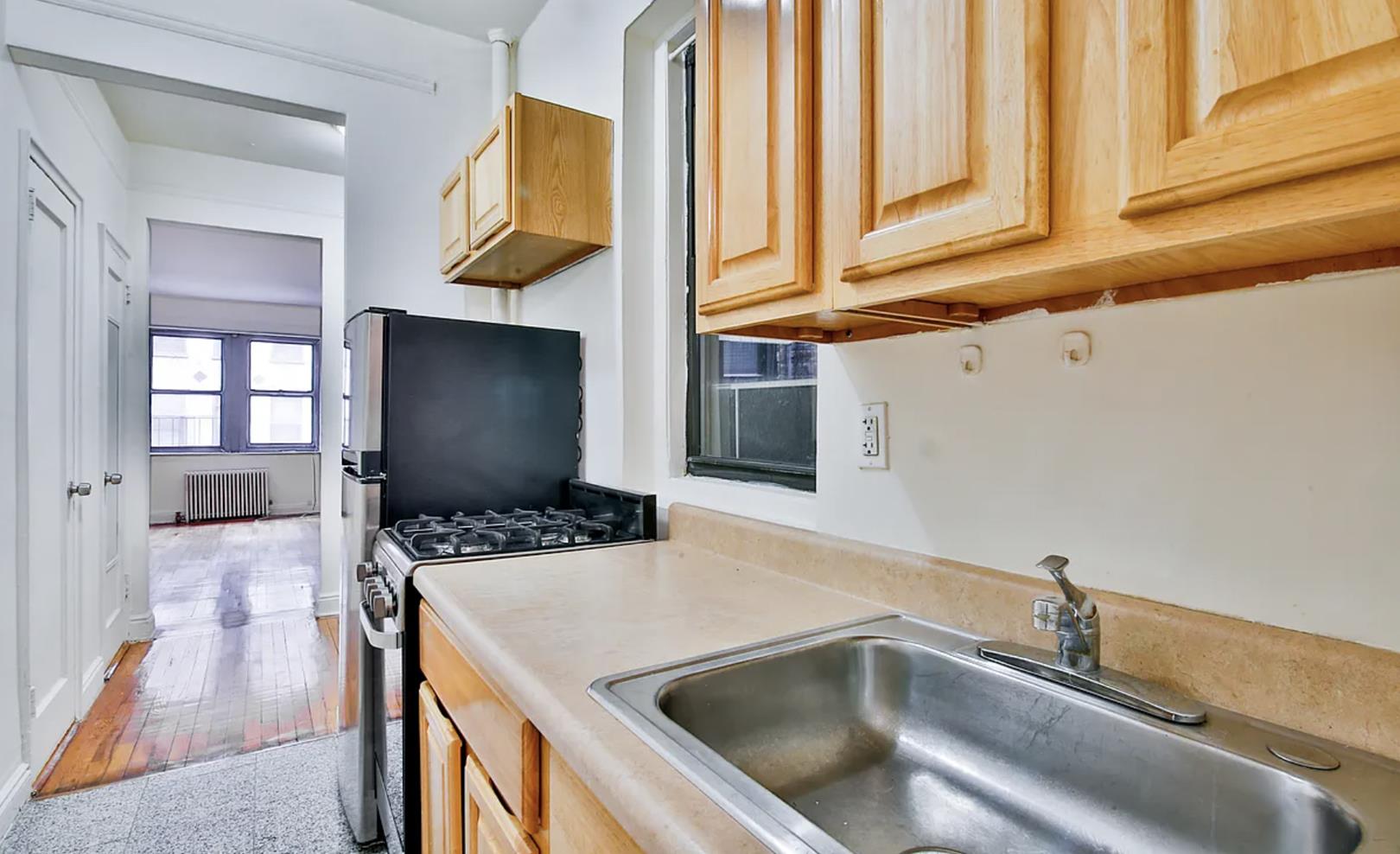 210 East 38th Street, Apt 5-G