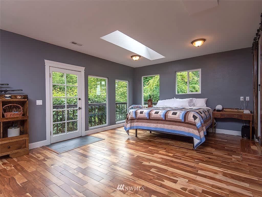 819 Sunnyside Blvd