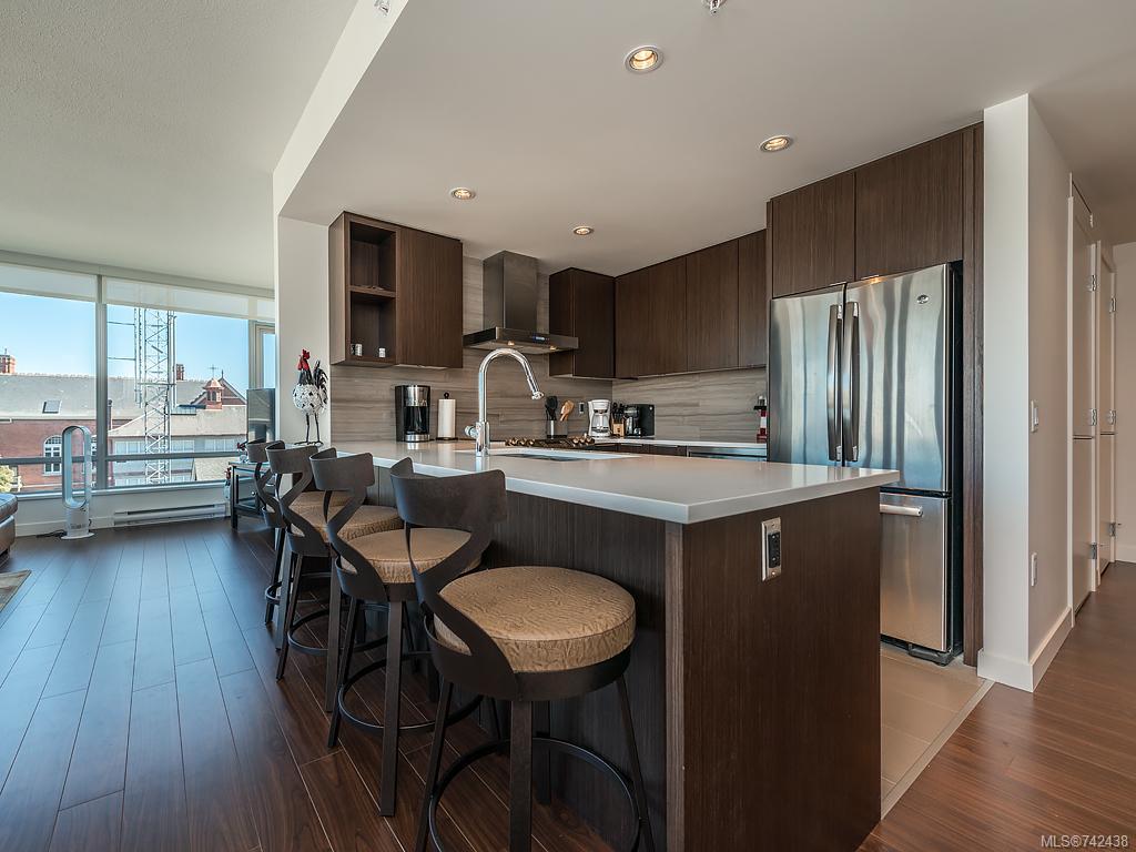 507-646 Michigan St