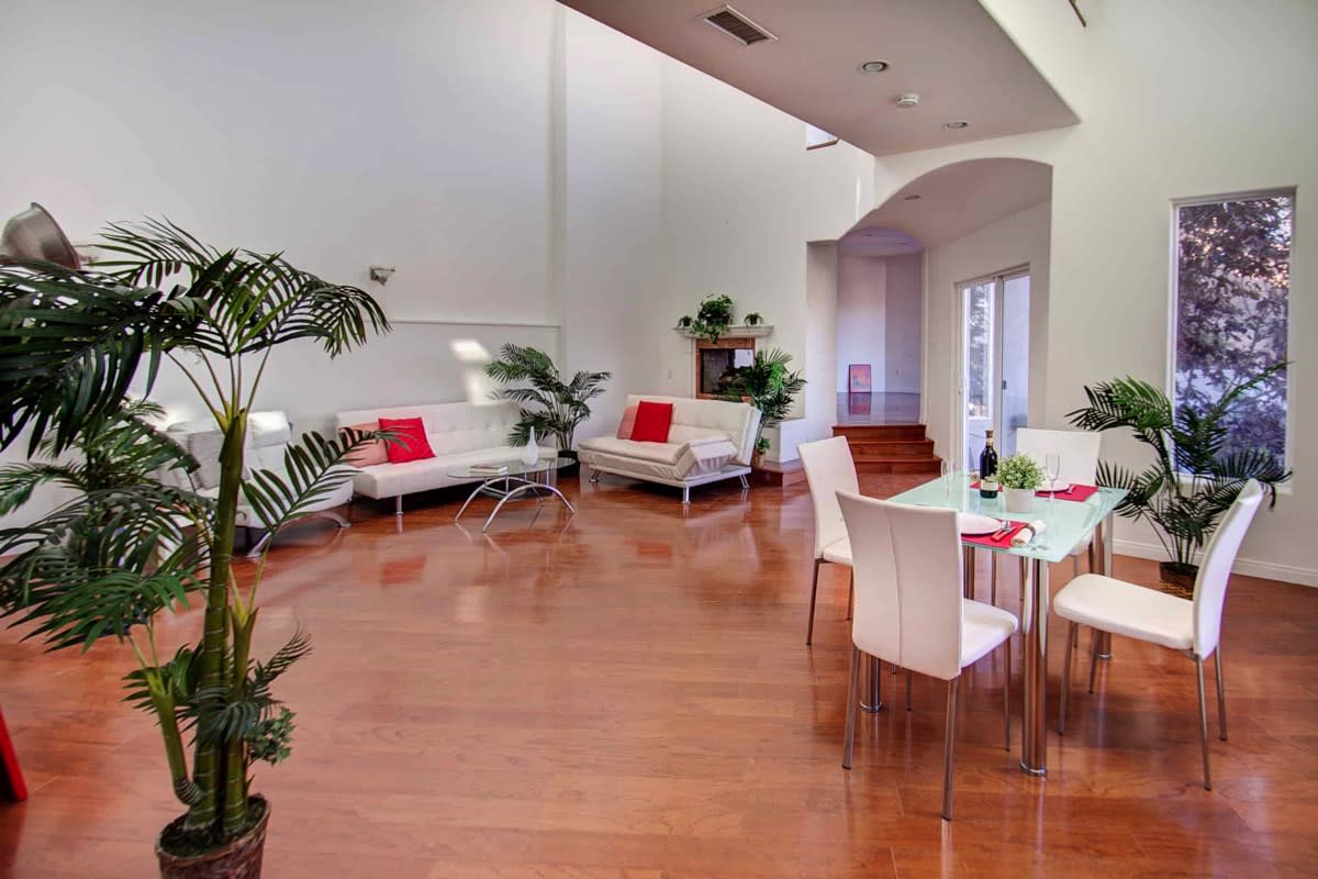 3637 Avenida Del Sol