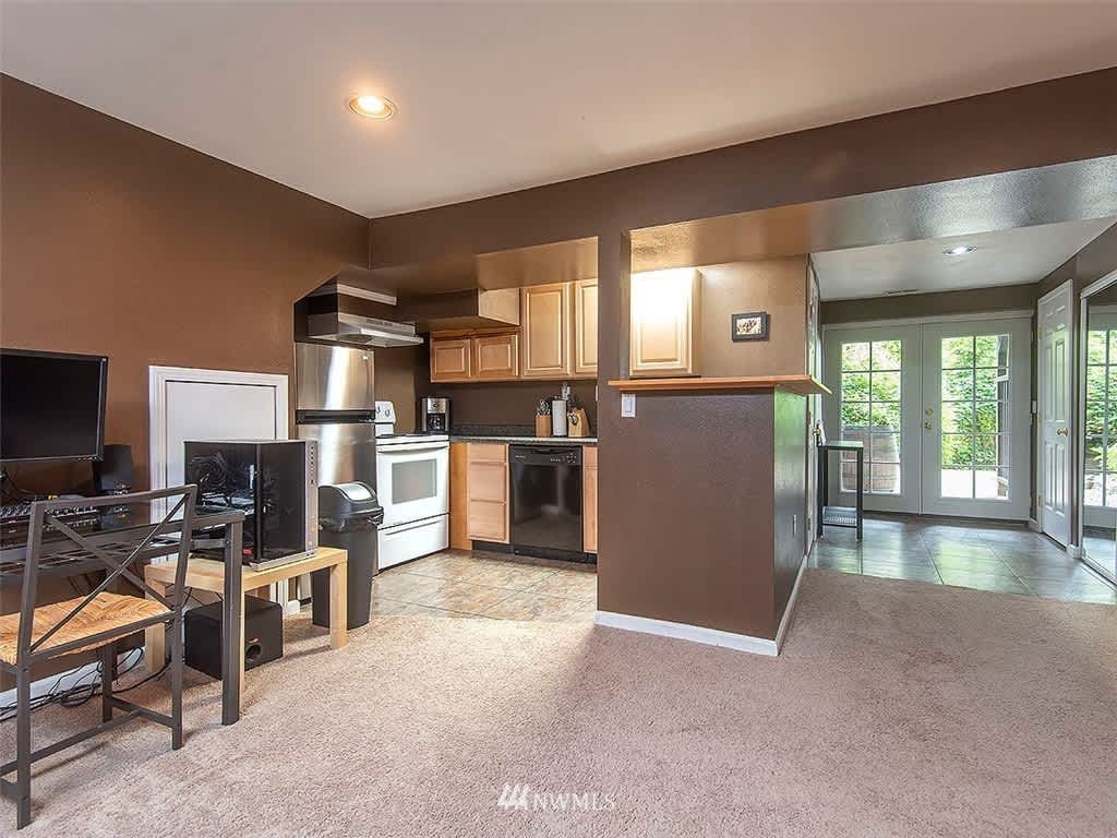 819 Sunnyside Blvd