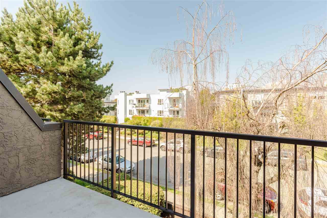 306-288 E 14th Ave