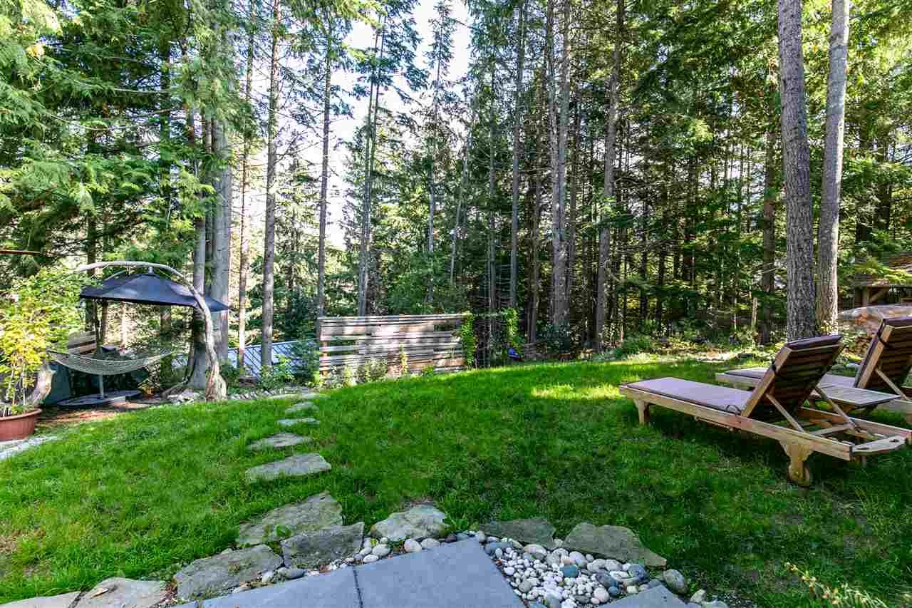 3126 Tyrol Cres