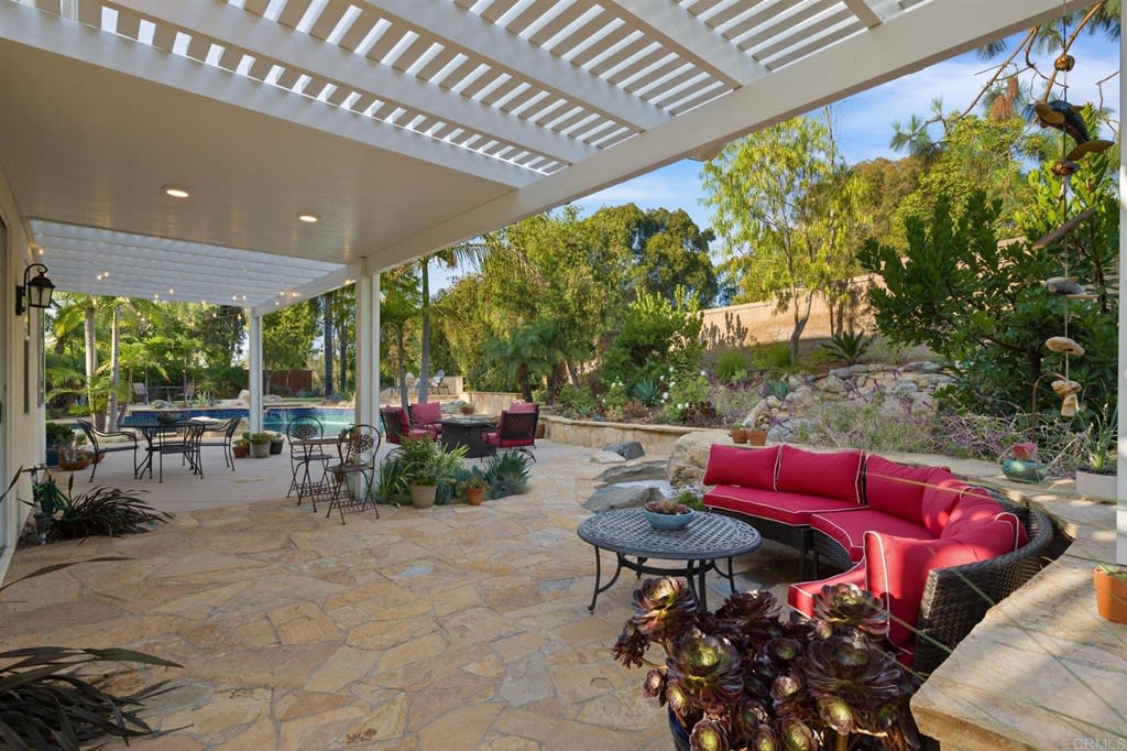 2438 Byron Place