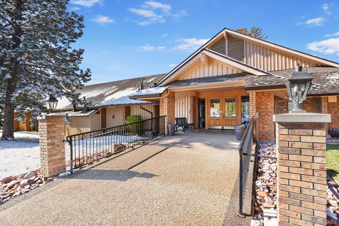 24 Scott Dr