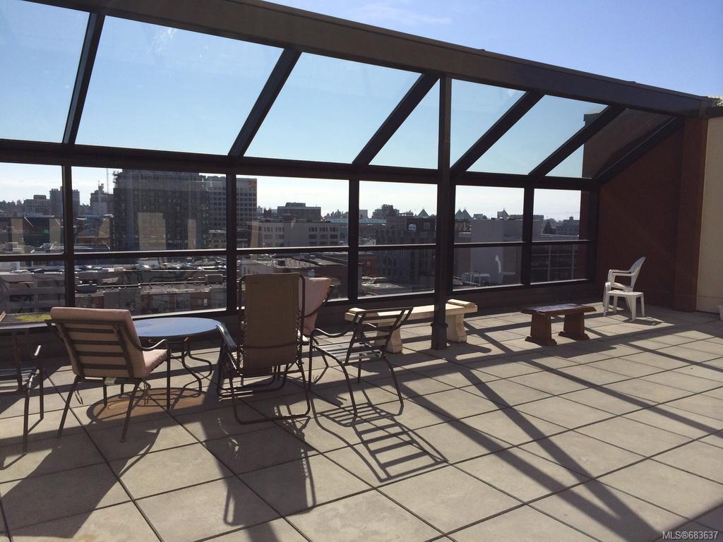 206-770 Cormorant St